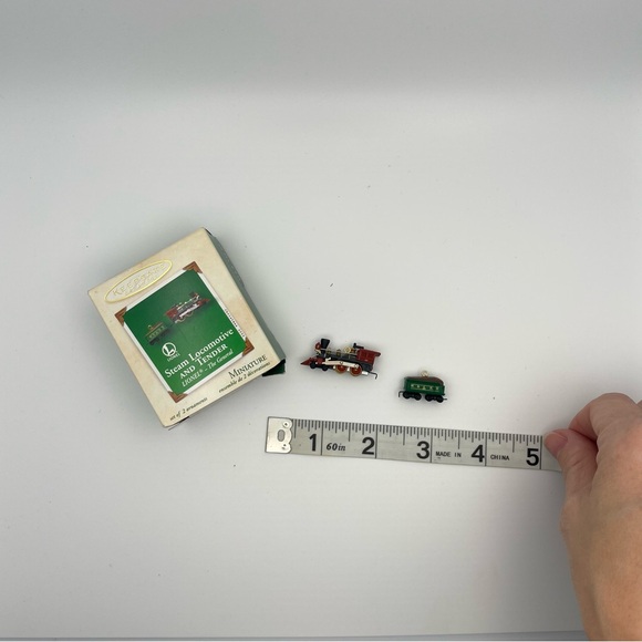 Hallmark Keepsake Lionel Train Minature Steam Locomotive and Tender Ornament - Picture 4 of 5